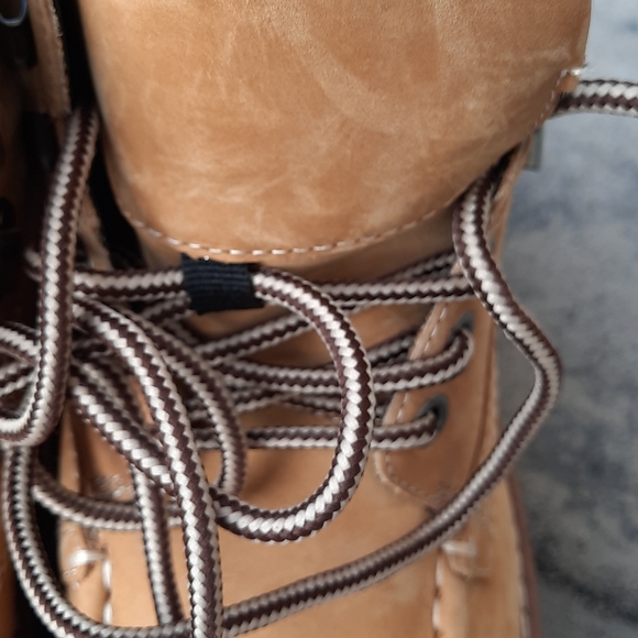 Vagabond Cosmo Lace-Up Chunky Hiking Boots - Picture 9 of 11